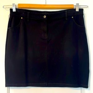 Eileen Fisher black straight casual skirt